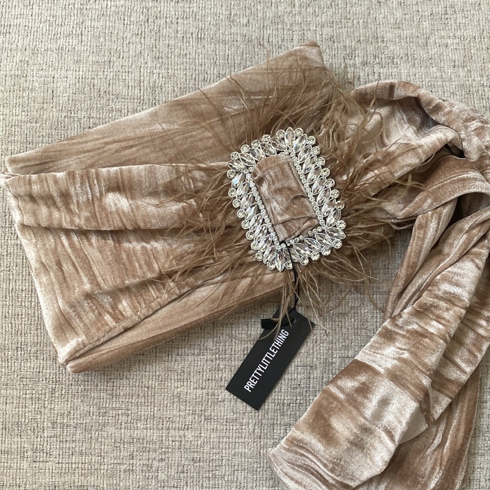 PrettyLittleThing Velvet Clutch NWT! - Picture 7 of 7